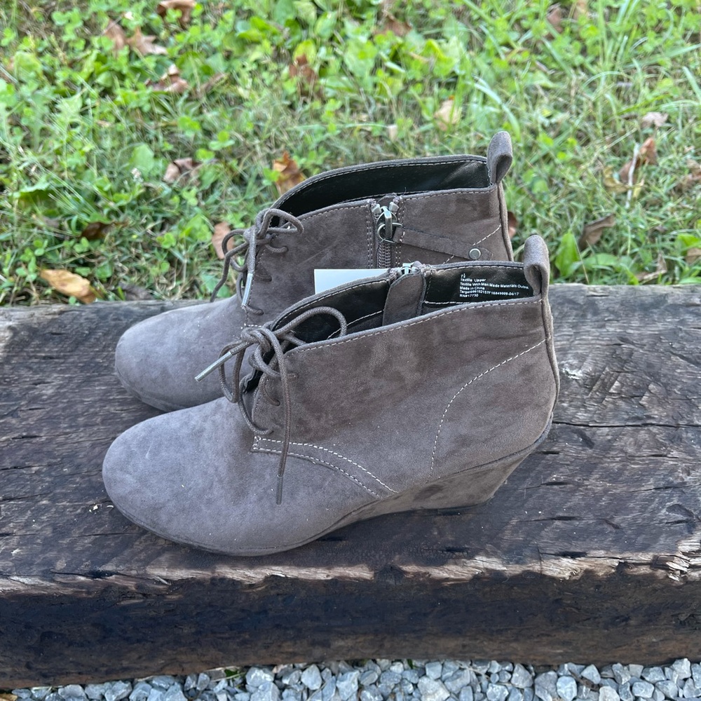 Brown Wedges